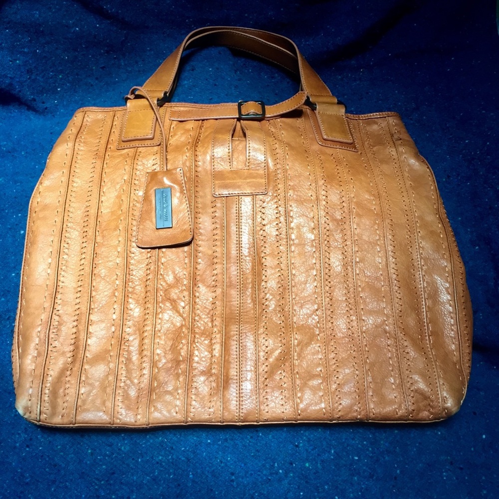 David & Scotti Leather tote w/ gorgeous stitching